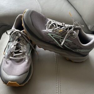 Brooks Cascadia Gray and Yellow Trail Shoes size 12